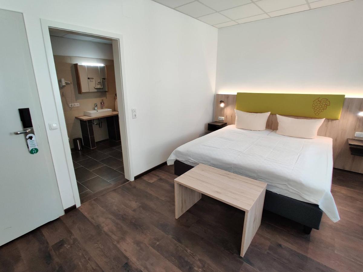 Hotel Goldene Traube Günzburg Exteriör bild