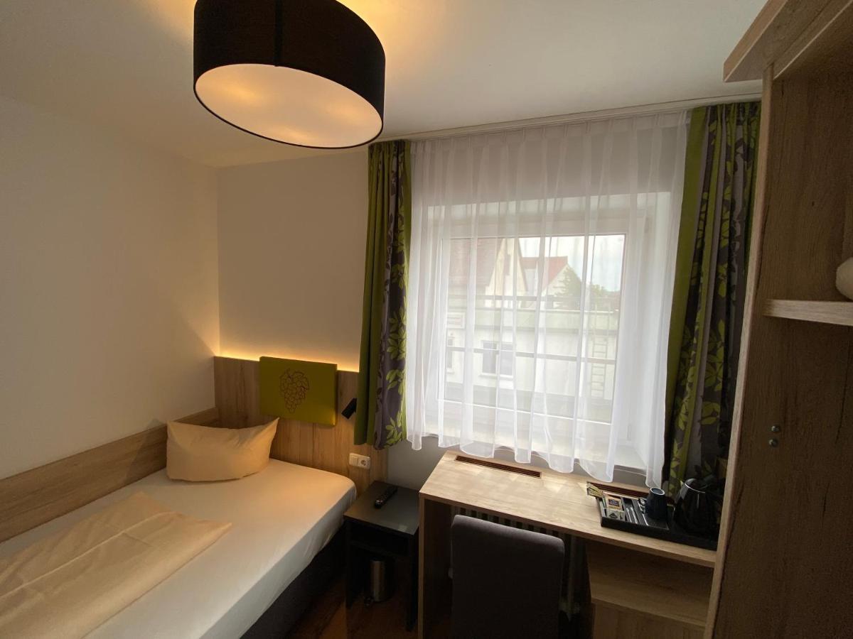 Hotel Goldene Traube Günzburg Exteriör bild